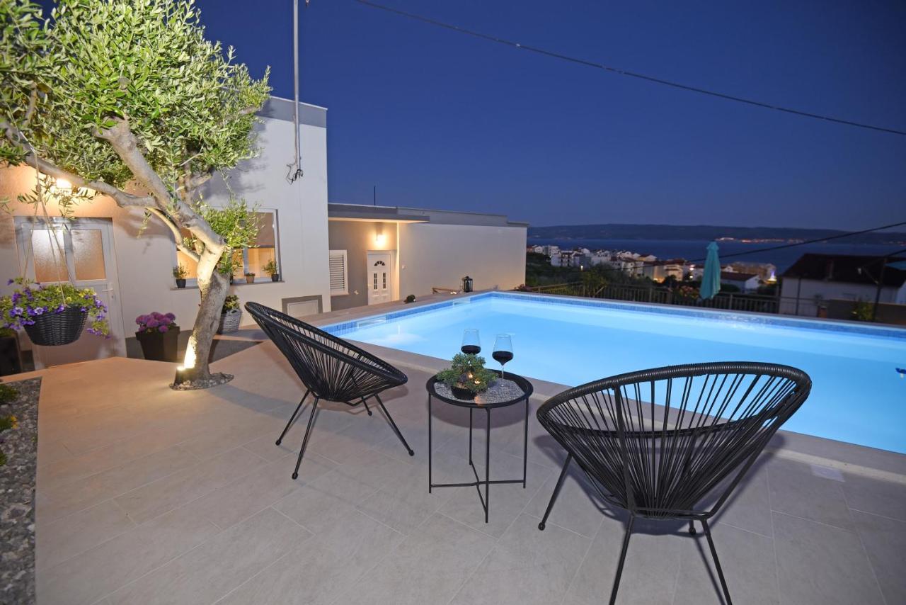 Apartments Lidija: Sea View with Exclusive Hot Tub or Pool Access Podstrana Exterior photo