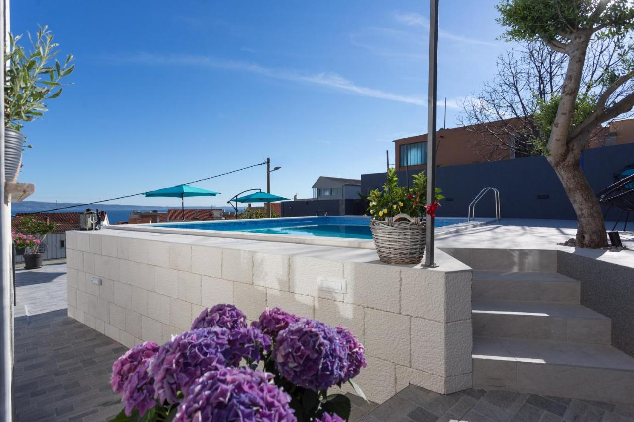 Apartments Lidija: Sea View with Exclusive Hot Tub or Pool Access Podstrana Exterior photo