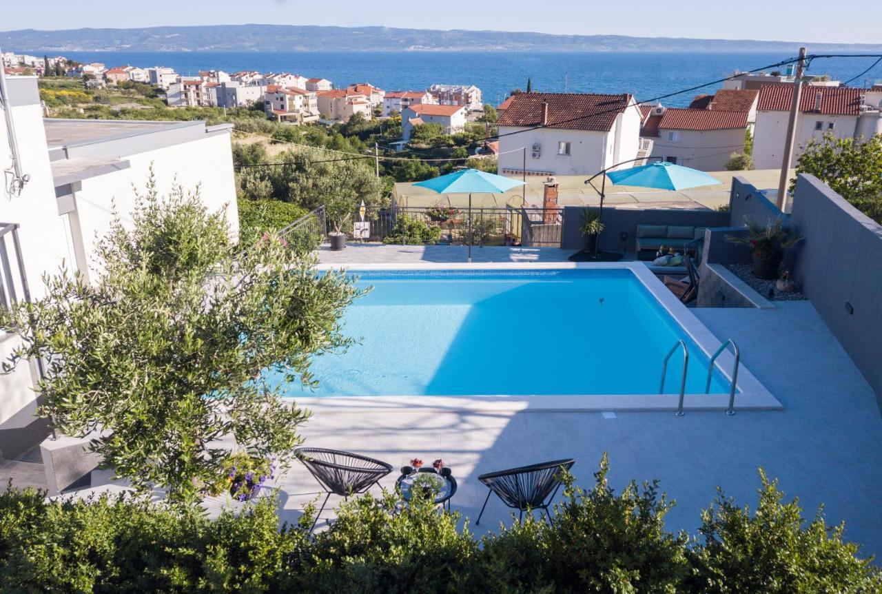 Apartments Lidija: Sea View with Exclusive Hot Tub or Pool Access Podstrana Exterior photo