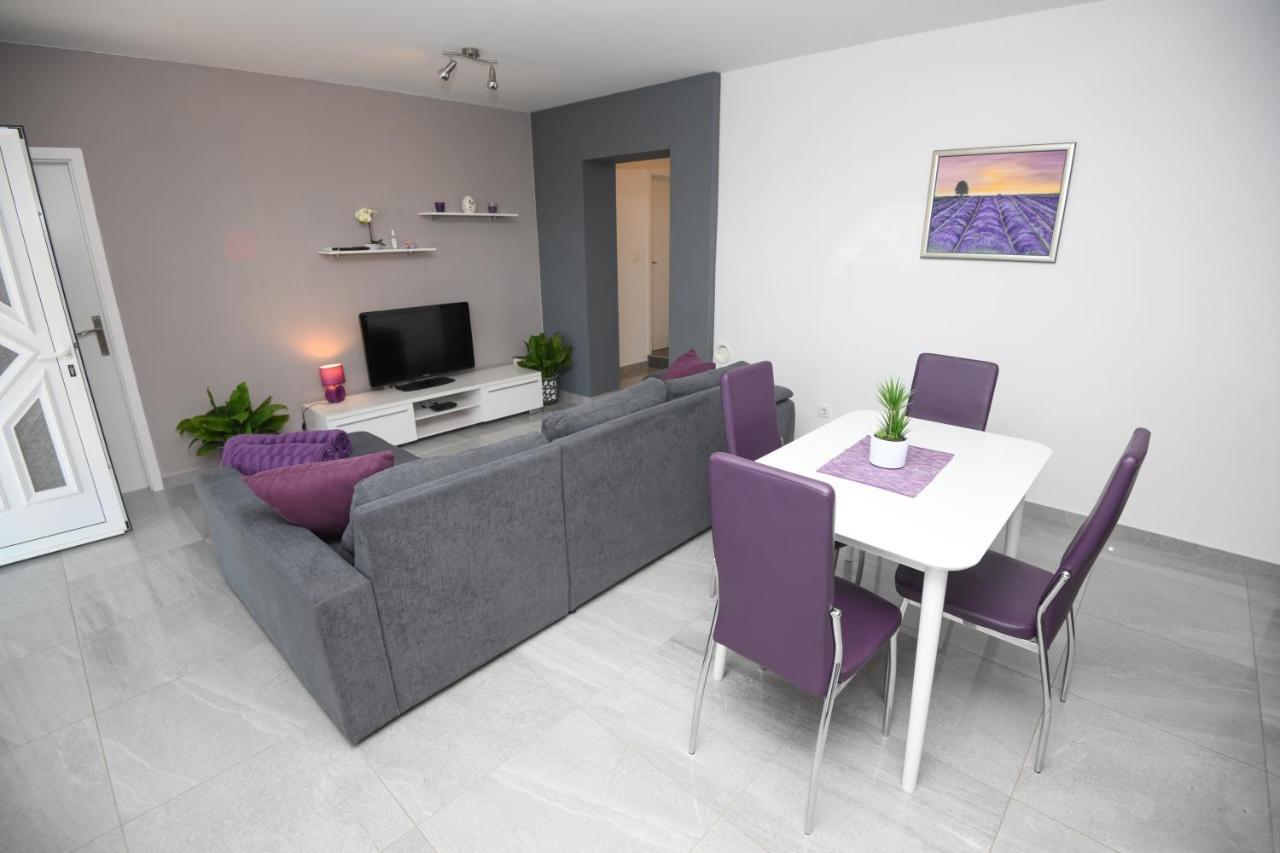 Apartments Lidija: Sea View with Exclusive Hot Tub or Pool Access Podstrana Exterior photo
