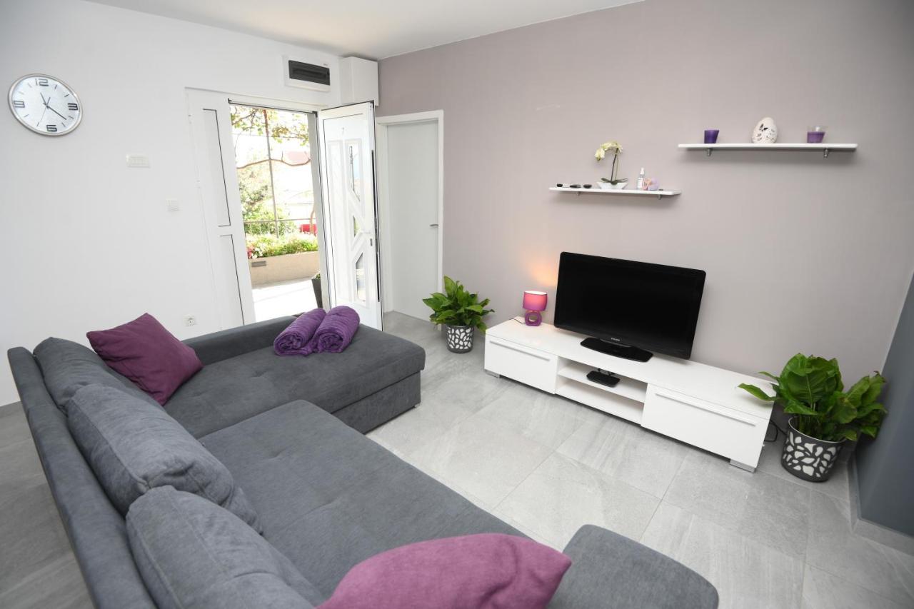 Apartments Lidija: Sea View with Exclusive Hot Tub or Pool Access Podstrana Exterior photo