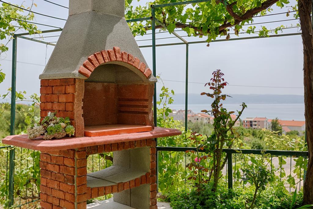 Apartments Lidija: Sea View with Exclusive Hot Tub or Pool Access Podstrana Exterior photo